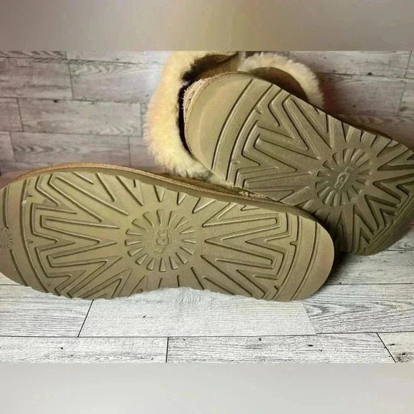 UGG Womens Bailey Button 5991Y Chestnut Brown Sheepskin Boots Sz 7 - Picture 6 of 9